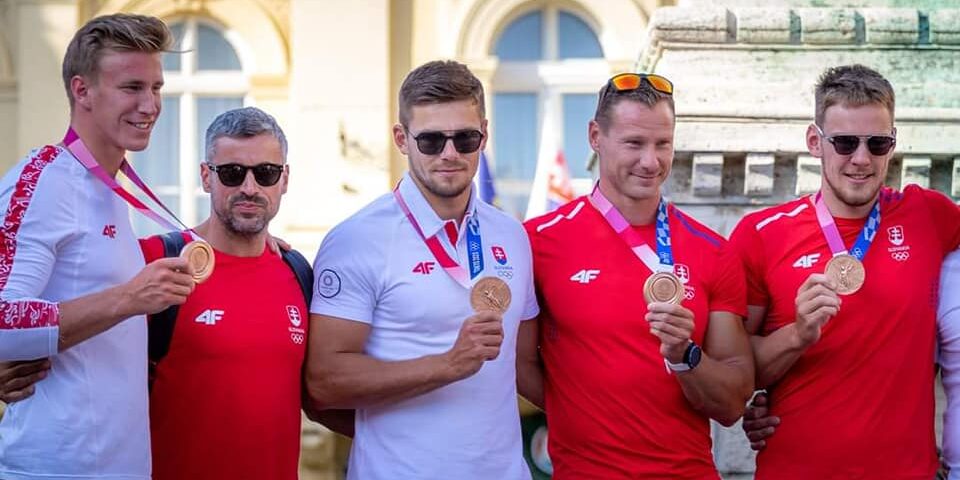 222753005 10224225297236383 3915040216701283406 n Kajakár Adam Botek si po olympiáde užíva dovolenku. Kde zanechal medailu?