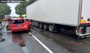nehoda2 Pri tragickej nehode v okrese Komárno zahynul policajt