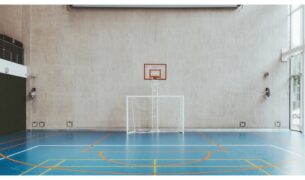 MixCollage 20 Apr 2026 05 22 PM 1780 Obec v okrese pripravuje výstavbu nového športoviska. Bude rozdelené na športovú halu a zázemie