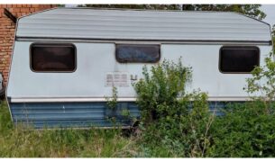 MixCollage 12 May 2026 12 16 AM 7258 Z maringotky bolo počuť kňučanie, na mieste zasahovali veterinári